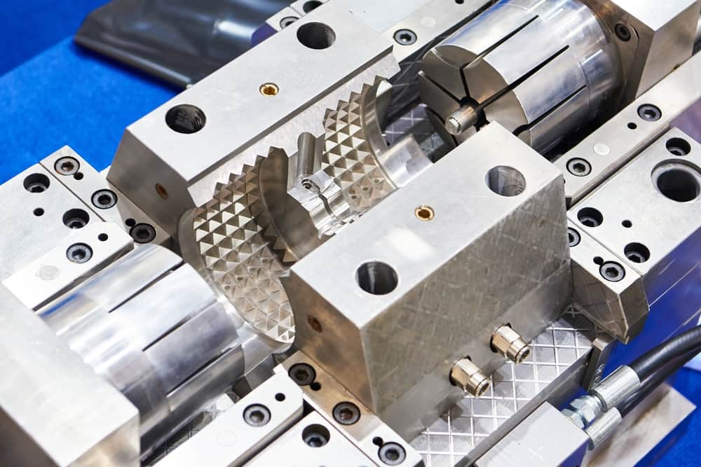 How to estimate the cost of buying a injection molding tool